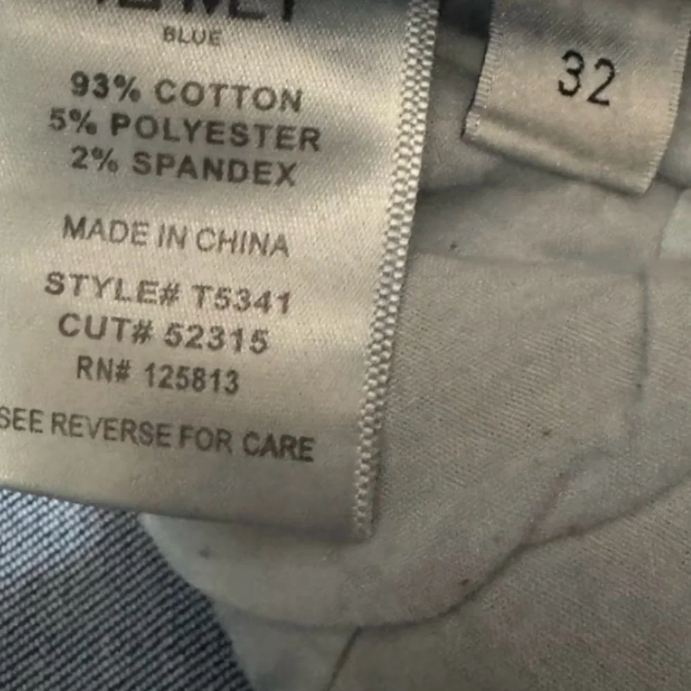 Vervet Flying Monkey Women’s 32x26 High Rise Boyfriend Taper Distressed - Picture 5 of 6
